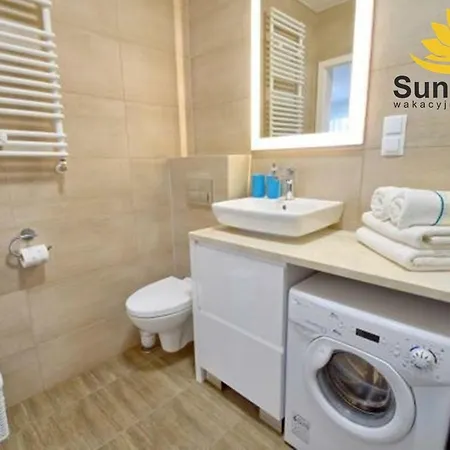 Sunflowers Apartament Turkusowy Zakatek W Kolobrzegu Колобжег